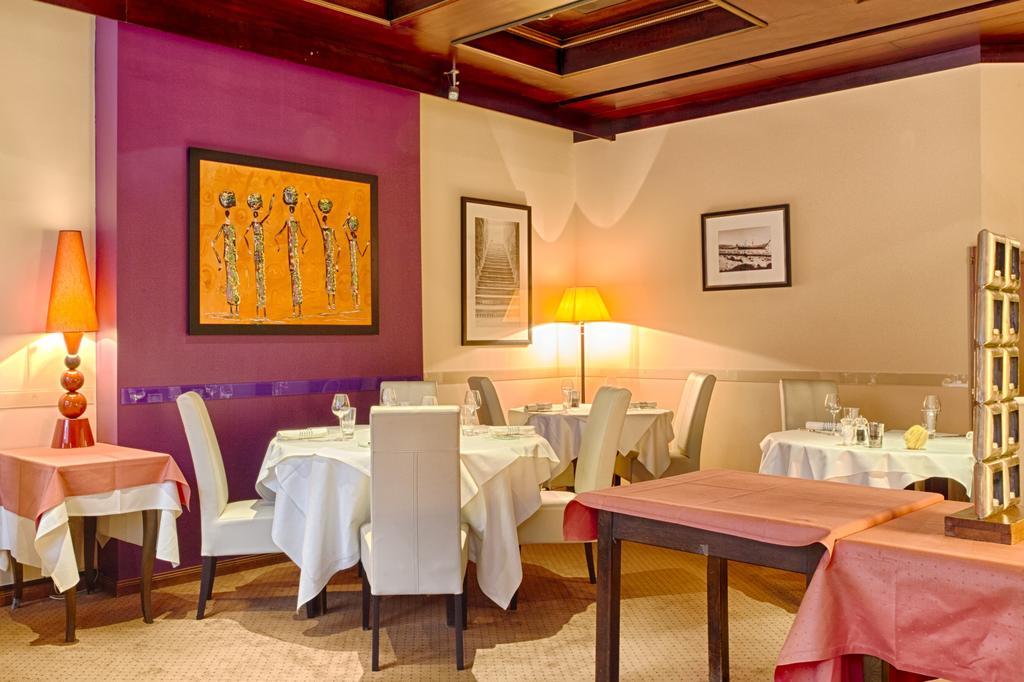Hotel Restaurant "Le Strasbourg" Bitche Esterno foto